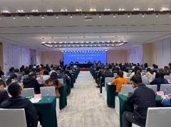 现场们也积极提问：为什么不推广稀播长秧龄的